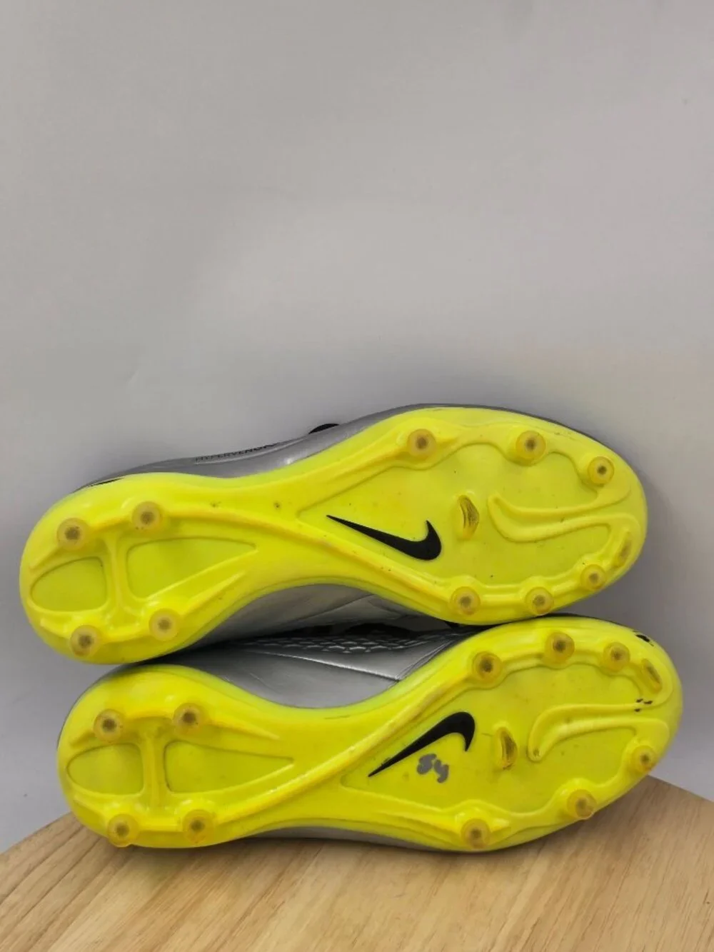 Nike Hypervenom Phelon Premium FG Soccer Cleats Youth Size 4y 677589-069 shoes